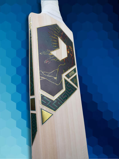 Junior Prophecy Mythic Cricket Bat